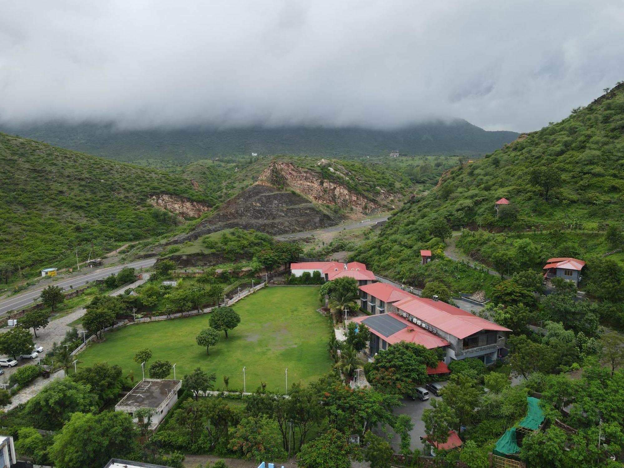 The Divine Hills Resort Nāi Exterior foto